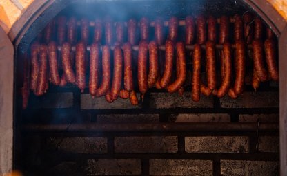 <strong>Masonry smokehouses should be found in many catering establishments</strong>